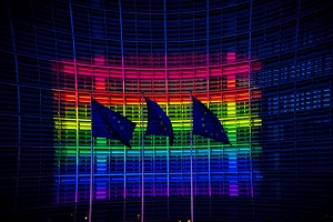 ΕΕ: Πενταετής στρατηγική(!) υπέρ της «ατζέντας ΛΟΑΤΚ»!