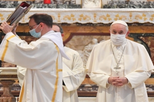 Πάπας: «Πιστεύω ότι από ηθική άποψη όλοι πρέπει να εμβολιαστούν, είναι μια ηθική επιλογή»