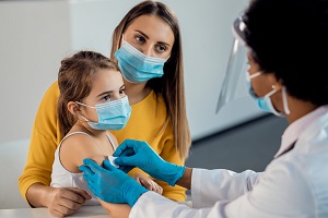Koύβελας: Το να εμβολιάσουμε τα παιδιά κατά του κορωνοϊού είναι εκτός επιστήμης
