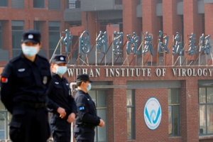 Ο Peter Daszak, χρηματοδότης ερευνών στα εργαστηρια της Wuhan, ομολόγησε ότι δούλευε για την CIA