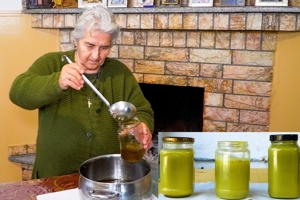 Κεραλοιφή, η μυστική συνταγή της γιαγιάς Αλτάνης