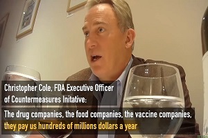 Στέλεχος του FDA: «Οι φαρμακευτικές εταιρείες και οι εταιρείες τροφίμων μας πληρώνουν εκατομμύρια δολάρια το χρόνο για την έγκριση των προϊόντων τους»