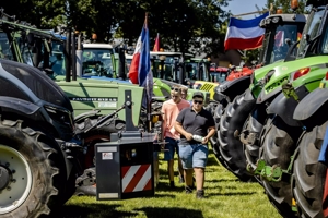 Οι Ολλανδοί αγρότες πολεμούν την παγκοσμιοποιητική μεγάλη επαναφορά (great reset)