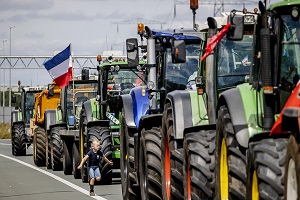 Συνεχίζονται οι μεγάλες κινητοποιήσεις των αγροτών στην Ολλανδία! Τσιμουδιά από τα κεντρικά ΜΜΕ!