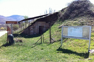 Μακεδονικοί τάφοι στον Δήμο Εορδαίας του Νομού Κοζάνης.