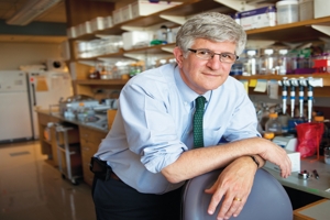 Ο Καθηγητής Paul Offit κρούει τον κώδωνα του κινδύνου για τα νέα εμβόλια κατά του κορωνοϊού που εχουν δοκιμαστεί μόνον σε ποντίκια!