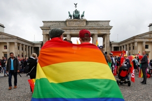 Στα δικαστήρια θα μπορούν να πηγαίνουν τους γονείς τους ανήλικοι  στην Γερμανία για να αλλάξουν το φύλο τους