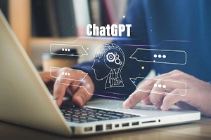 Από βοηθός… σπιούνος: Το ChatGPT εξαπλώνεται στους χώρους εργασίας