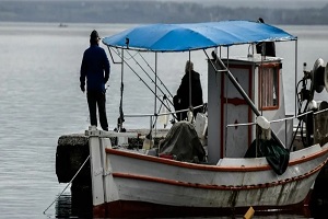Η ελληνική αλιεία εκπέμπει SOS: Τεράστια η οικονομική καταστροφή από τη λεηλασία των Τούρκων ψαράδων!