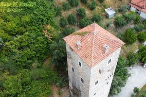 Πύργος Κούλια: Στο άκρο της Παραμυθιάς με ωραία θέα