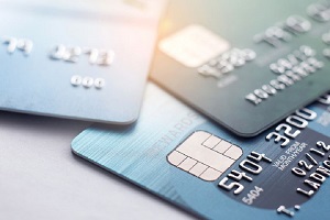 Έξαρση στα περιστατικά απάτης με κάρτες – Έκαναν… φτερά 24 εκατ. ευρώ το 2023 – Ποιες συναλλαγές είναι πιο ευάλωτες