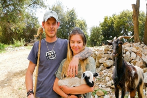 Εγκατέλειψαν την Αθήνα για να γίνουν κτηνοτρόφοι στο χωριό