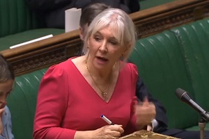 Nadine Dorries (πρ. Βρετανίδα βουλευτής): «Η στιγμή που είδα ένα εκτρωμένο έμβρυο να ασφυκτιά με σημάδεψε για μια ζωή»