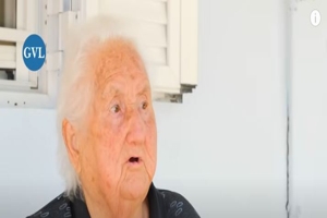 Ό,τι μας έφτιαχνε η μάνα μας, τρώγαμε - Γιαγιά 95 ετών θυμάται την Ελλάδα που δεν υπάρχει πια