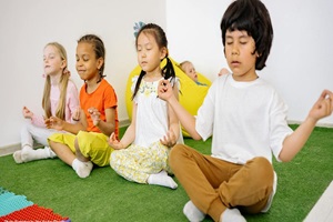 ΚΡΥΦΗ ΙΝΔΟΥΙΣΤΙΚΗ ΜΥΗΣΗ ΜΕΣΑ ΑΠΟ ΤΟΝ ΥΠΕΡΒΑΤΙΚΟ ΔΙΑΛΟΓΙΣΜΟ ΣΤΑ ΣΧΟΛΕΙΑ ΤΟΥ ΣΙΚΑΓΟΥ