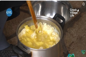 “Κατσαμάκι” από την 93χρονη γιαγιά Αρτεμισία – το φαγητό της πείνας στα χωριά