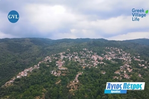 Στα 950μ. με 100 Μαύρες Κότες | Το Κοτέτσι που Έγινε Ψυχοθεραπεία