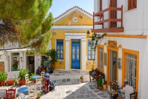 Λεύκες: Το πανέμορφο ινσταγκραμικό χωριό της Πάρου