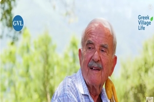 60 Χρόνια στην Αμερική αλλά Δεν Ξέχασε Ποτέ το Χωριό